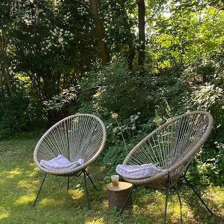 Сasa de vacaciones With Enchanting Garden In Kulhuse *