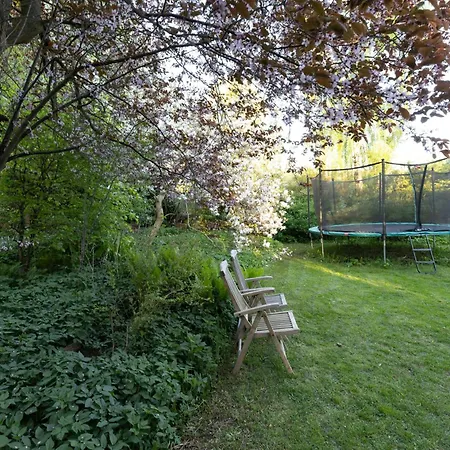 Сasa de vacaciones With Enchanting Garden In Kulhuse